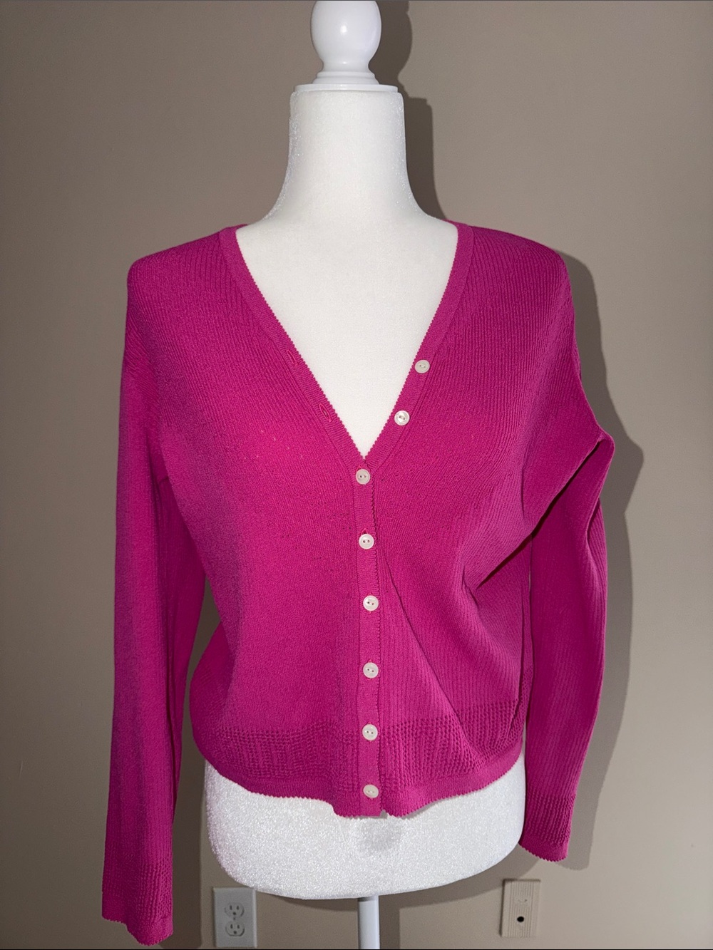 Jones New York Fuchsia V-Neck Button Front Cardigan